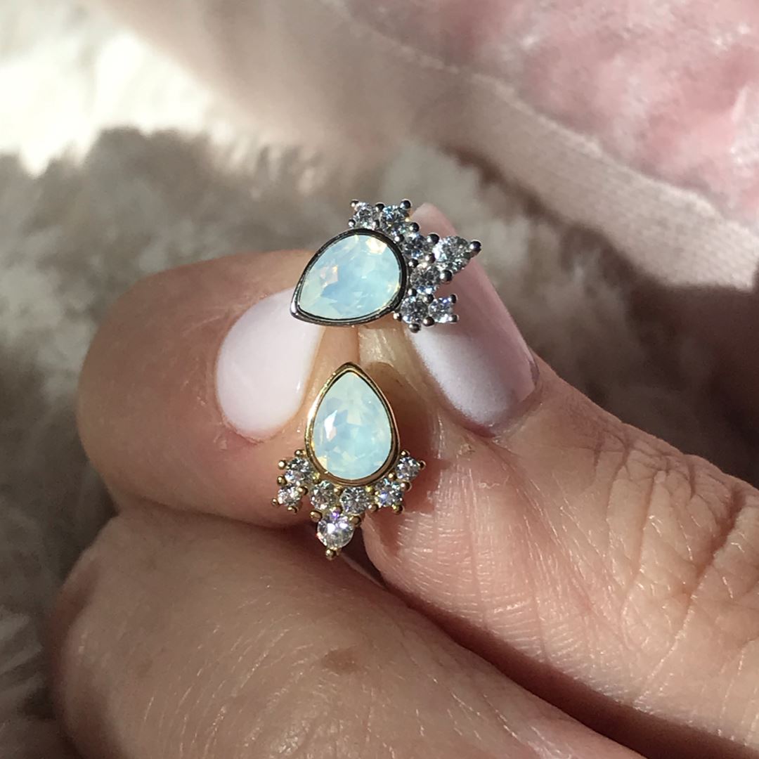"Chloe" Studs in White Opal Swarovski® Earrings Chloe + Lois