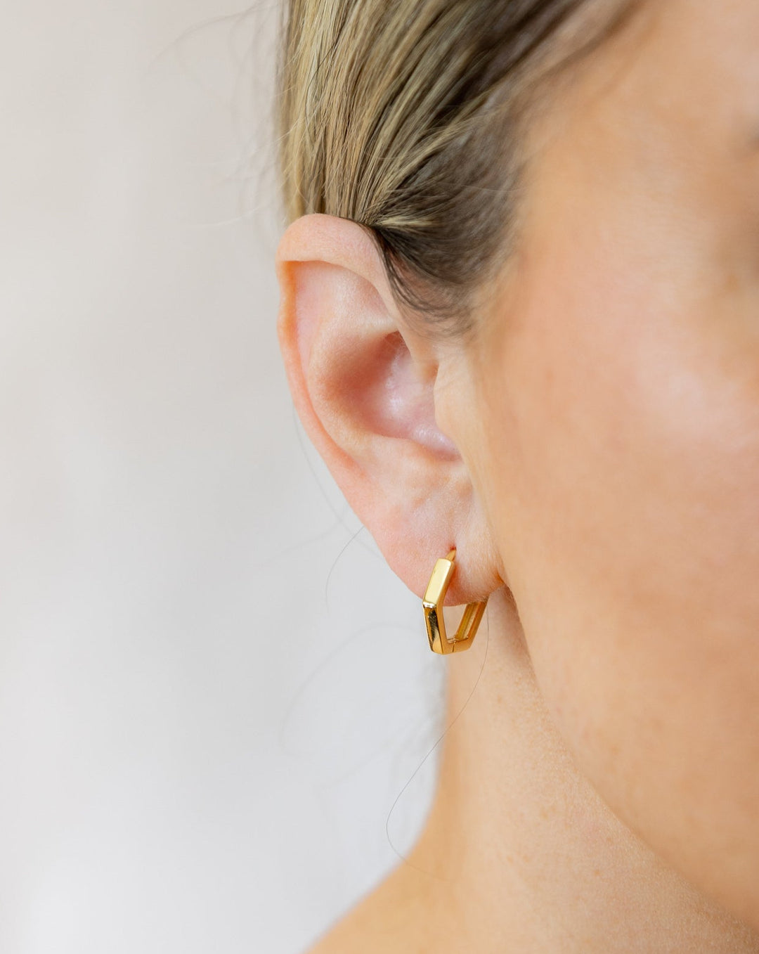 Chloe + Lois Hexagon Geometric Shape Hoop Earrings in 14k Gold