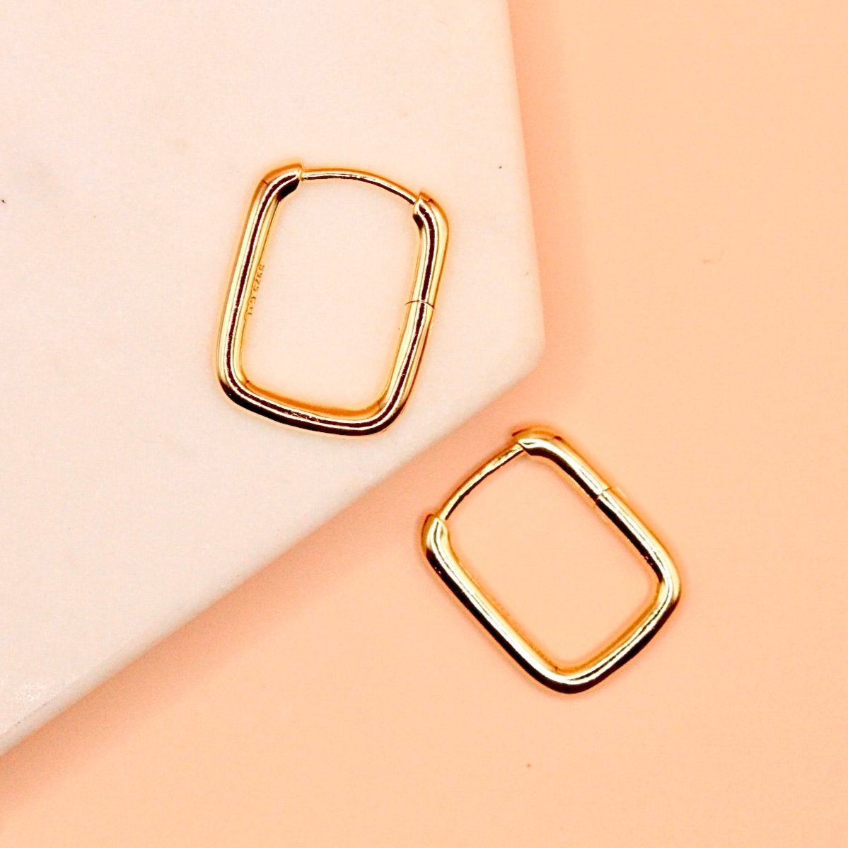 Chloe + Lois Trendy Oval Hoop Earrings in 14K Gold