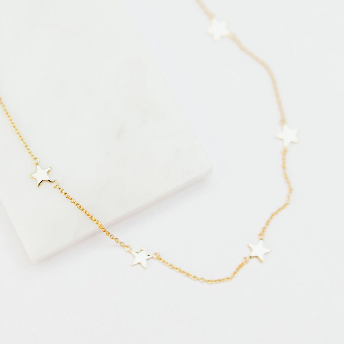 CHLOE + LOIS 14K GOLD STAR NECKLACE