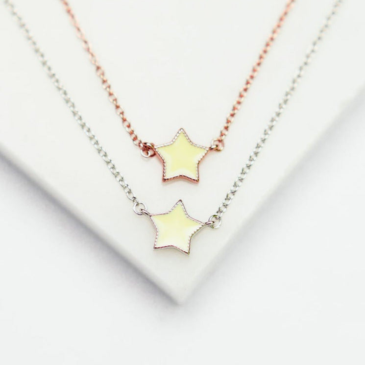 CHLOE + LOIS DAINTY STAR NECKLACE IN YELLOW