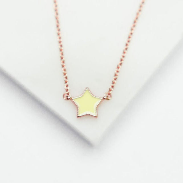 CHLOE + LOIS DAINTY STAR NECKLACE IN YELLOW